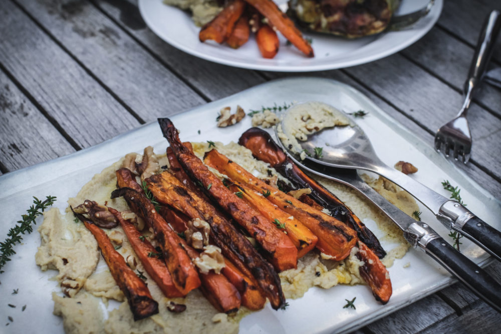 Roasted carrots, hummus and walnuts