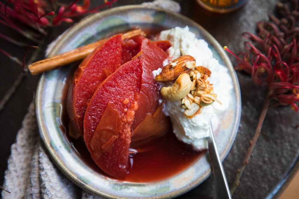 Cinnamon pot-roasted quinces