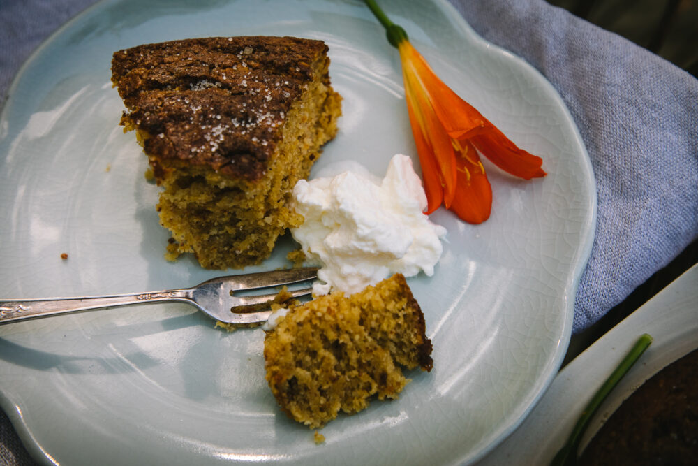 Moist mandarin tea cake