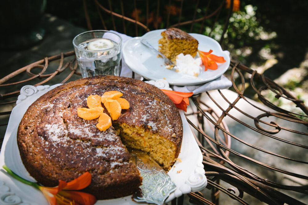 Moist mandarin tea cake