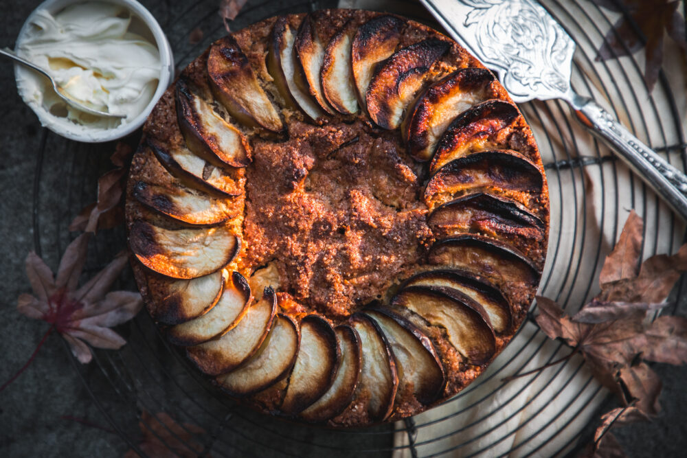 Spiced apple cake