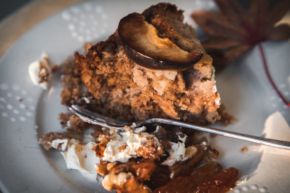 Simple spiced apple cake
